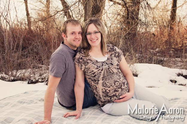 MalorieAaron-rexburgMaternity-portraits-couple-maternity-pregnant-baby-pictures-glowingMom-Rexburg