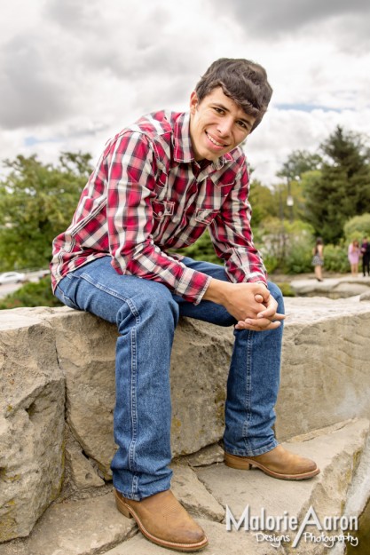 ©MalorieAaronPhotography-davenport-quadCities-senior-male-fall-portraits-24