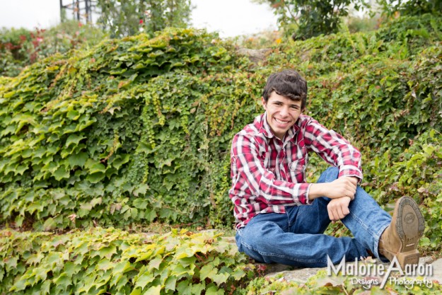 ©MalorieAaronPhotography-davenport-quadCities-senior-male-fall-portraits-26