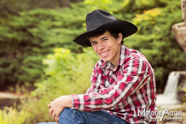 ©MalorieAaronPhotography-davenport-quadCities-senior-male-fall-portraits-32